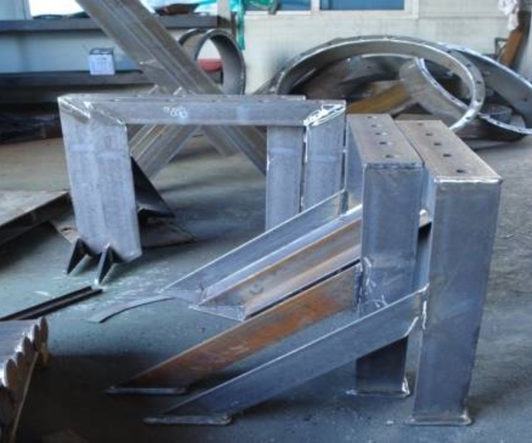 PIPE SUPPORT