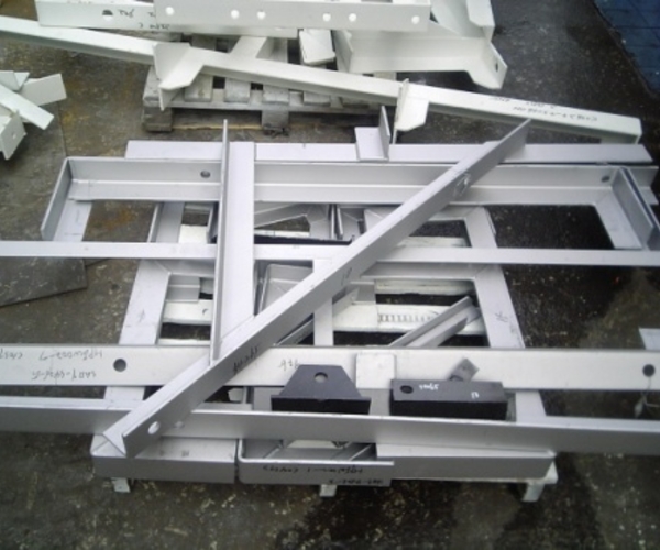 PIPE SUPPORT